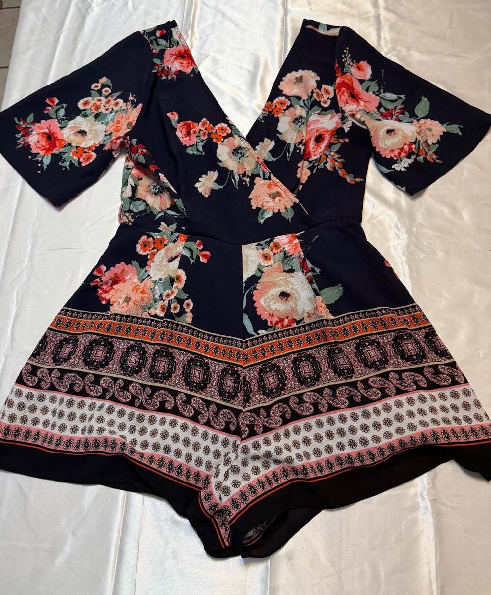 Trixxi Clothing Company Navy Blue Floral Romper Size S